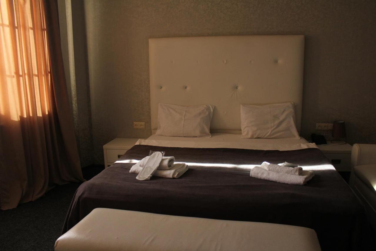 Hotel Plaza Tiflis Dış mekan fotoğraf