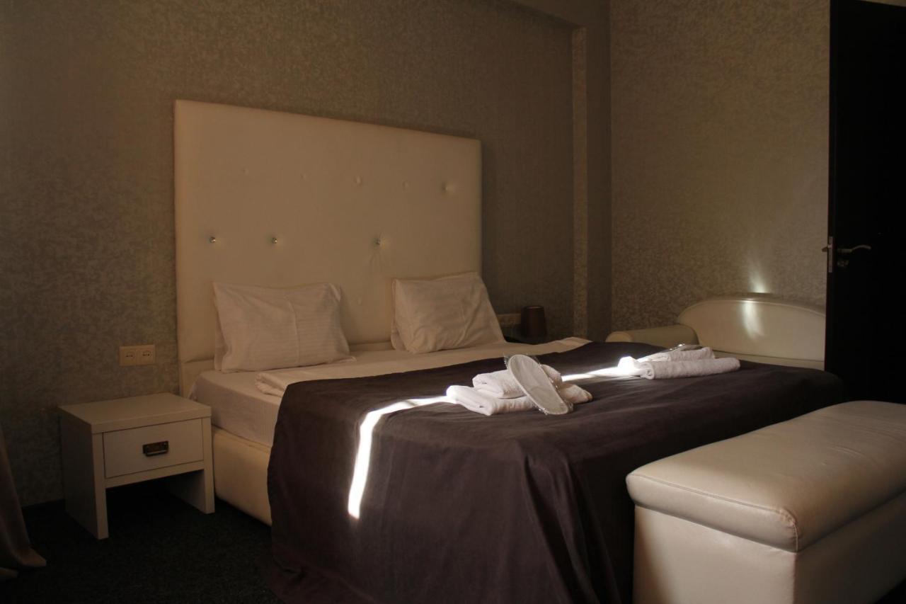 Hotel Plaza Tiflis Dış mekan fotoğraf